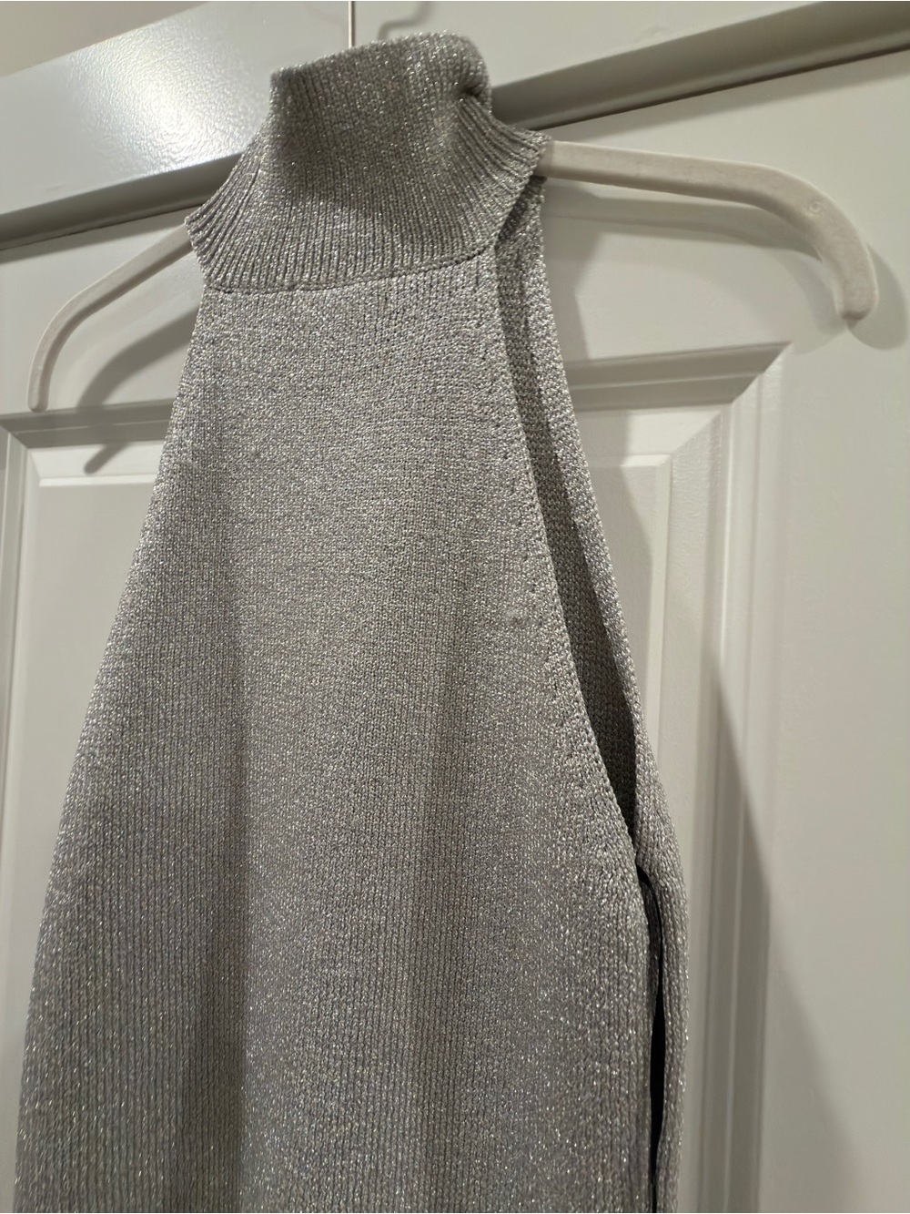 H&M Silver Metallic Ribbed Halter Top - Picture 5 of 10